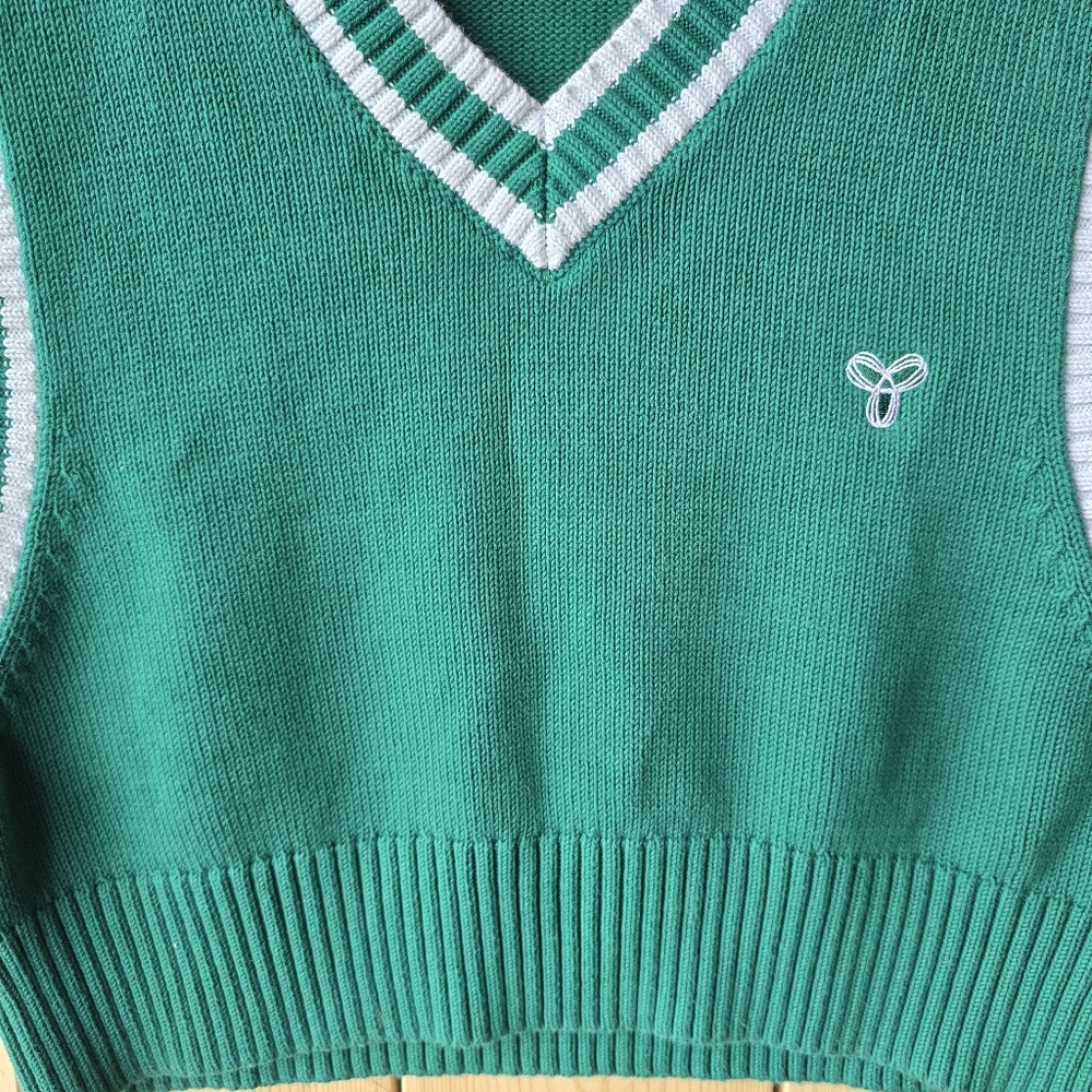 Aritzia TNA The Marcey Sweater Vest Green White Colorway V Neck Womens Medium - Picture 3 of 8